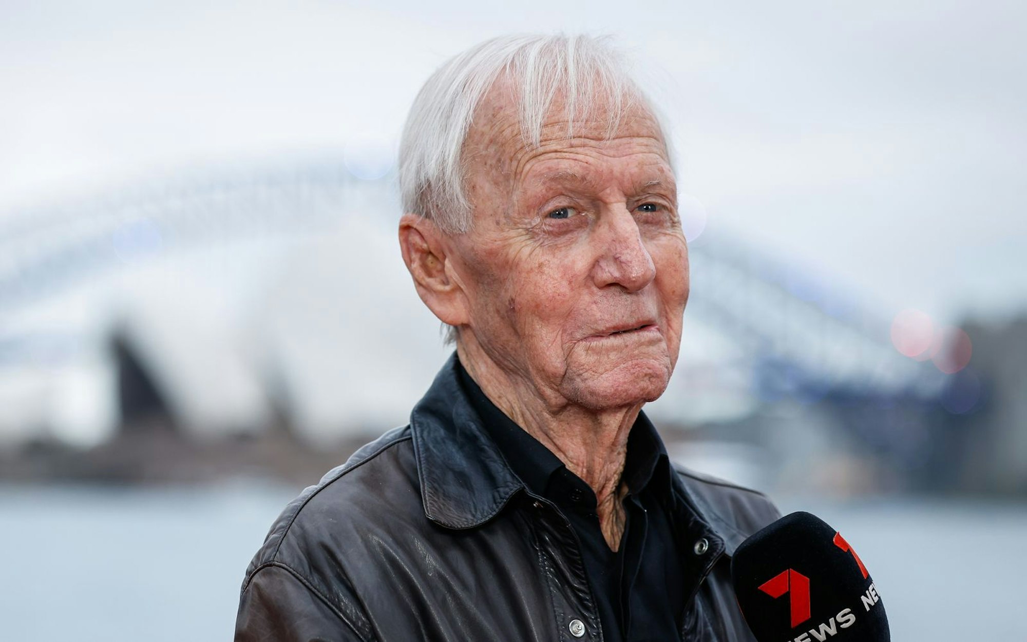 Auch mit inzwischen 86 ist Paul Hogan in seiner Heimat Australien immer noch ein Superstar. (Bild: Hanna Lassen/Getty Images)