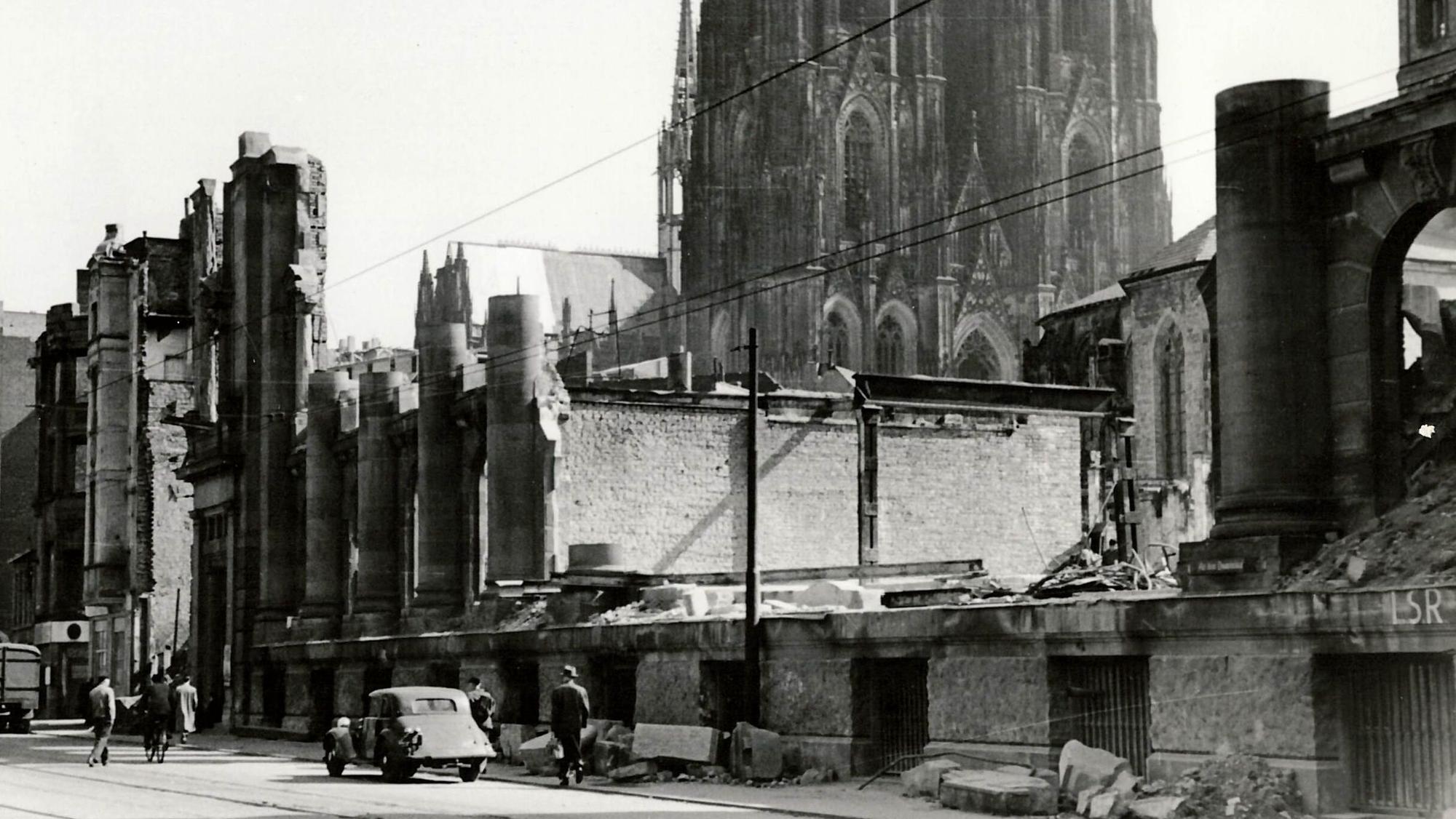 Deutsche Bank-Filiale An den Dominikanern noch zerstört im Jahr 1947
