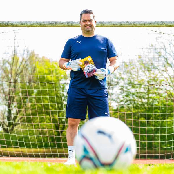 Der frühere Glescher Sebastian Wagner ist Torwartscout für Red Bull Leipzig und hat ein Buch über Torwarttraining für Kinder geschrieben.