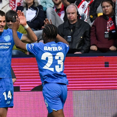 Patrik Schick Leverkusen 14 jubelt nach dem Tor zum 0:2 mit Nathan Tella Leverkusen 23 25.04.2026 Fussball 1. FC Koeln vs Bayer Leverkusen, Rheinenergiestadion, Koeln, DFB/DFL REGULATIONS PROHIBIT ANY USE OF PHOTOGRAPHS AS IMAGE SEQUENCES AND/OR QUASI-VIDEO *** Patrik Schick Leverkusen 14 celebrates after scoring the 0 2 goal with Nathan Tella Leverkusen 23 25 04 2026 Soccer 1 FC Koeln vs Bayer Leverkusen, Rheinenergiestadion, Koeln, DFB DFL REGULATIONS PROHIBIT ANY USE OF PHOTOGRAPHS AS IMAGE SEQUENCES AND OR QUASI VIDEO Copyright: xpepphotox/xHorstxMauelshagenx pep00321, pep_20260425_hm_344684