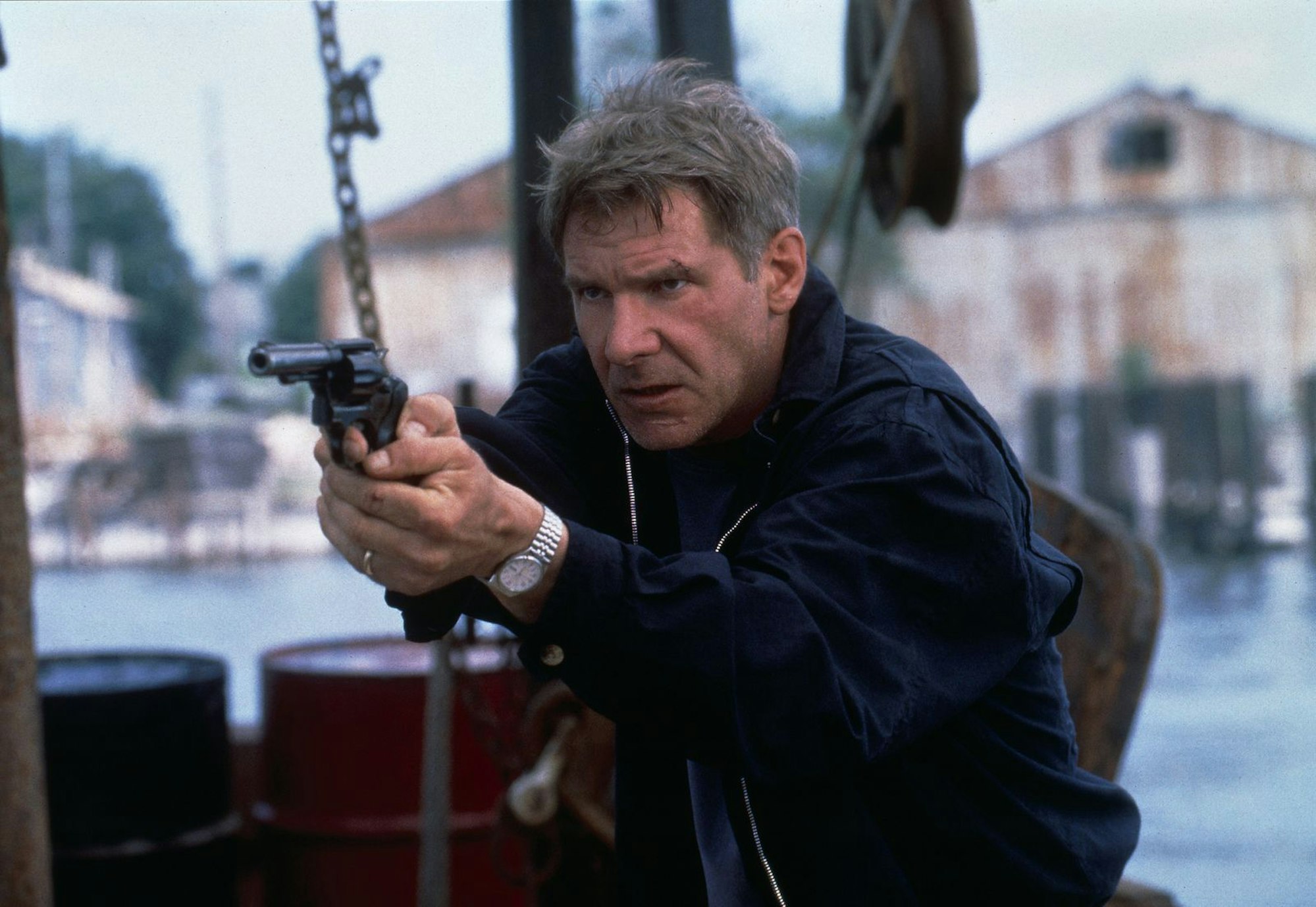 Zu spät merkt der Polizist Tom O'Meara (Harrison Ford), wen er sich da ins Haus geholt hat. Nun muss er seine Familie retten. (Bild: ZDF/Columbia Pictures)