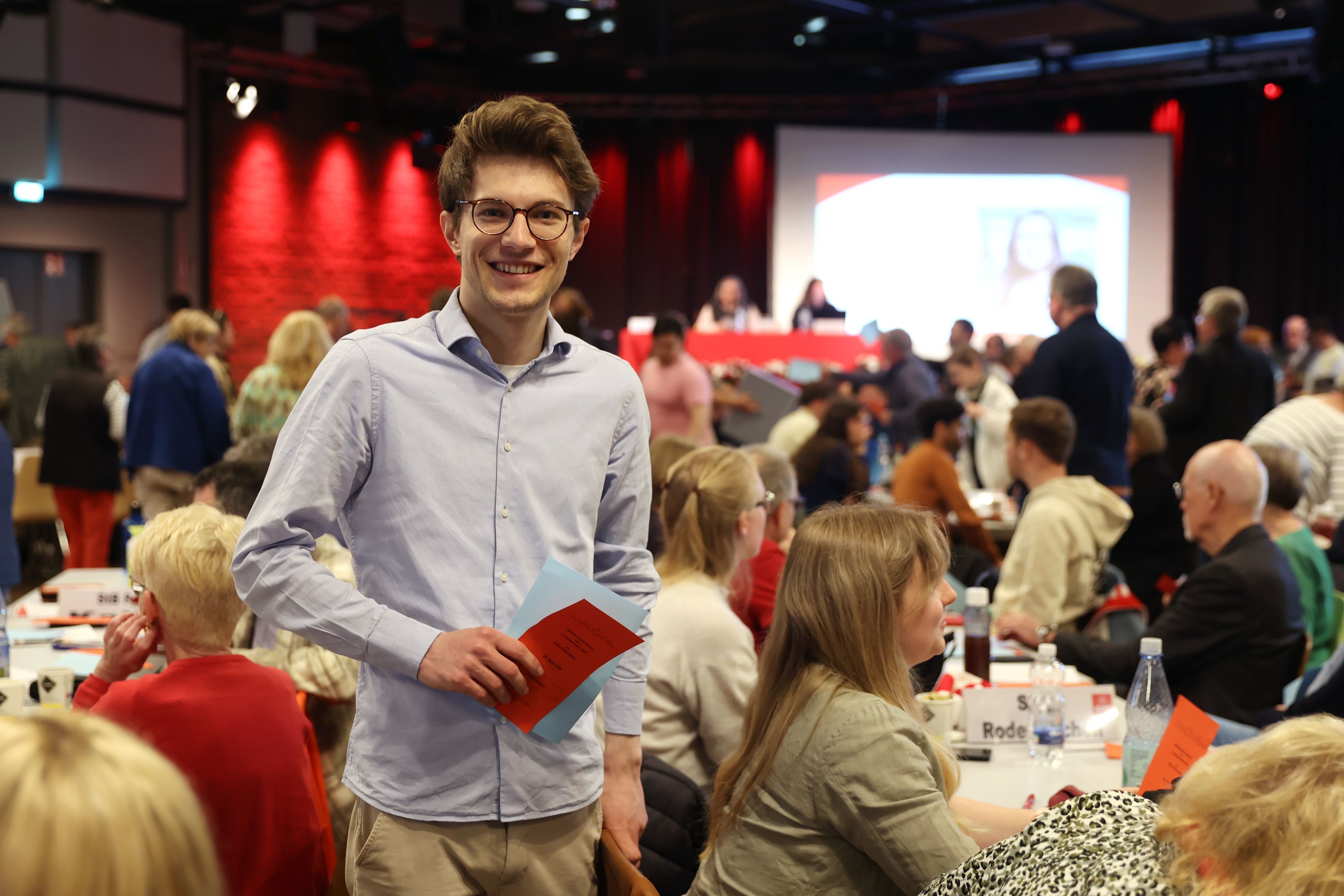 Leon Boness wollte SPD-Landtagskandidat für Köln I werden, stellte sich aber nicht zu Wahl, um die Frauenquote nicht zu torpedieren.