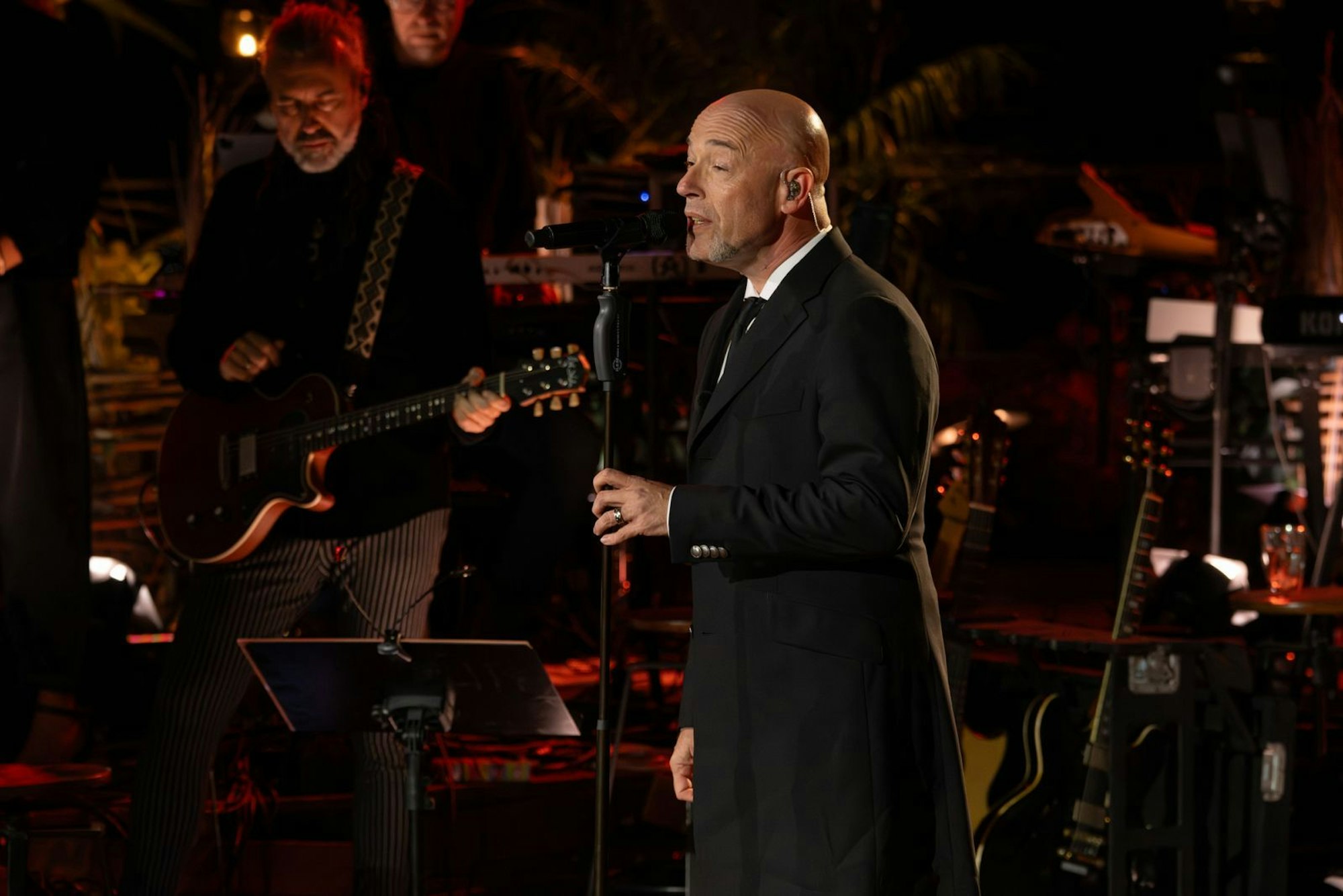 Nach dem geglückten Unheilig-Comeback nimmt der Graf nun bei „Sing meinen Song“ teil. Im Interview schwärmt er: „Dort, mit den Musikern auf der Couch, das war für mich besser als jede Therapie. Ein Geschenk des Himmels!“ Am Dienstag, 28. April, zeigt VOX „Die Unheilig-Story“. (Bild: RTL / Markus Hertrich)