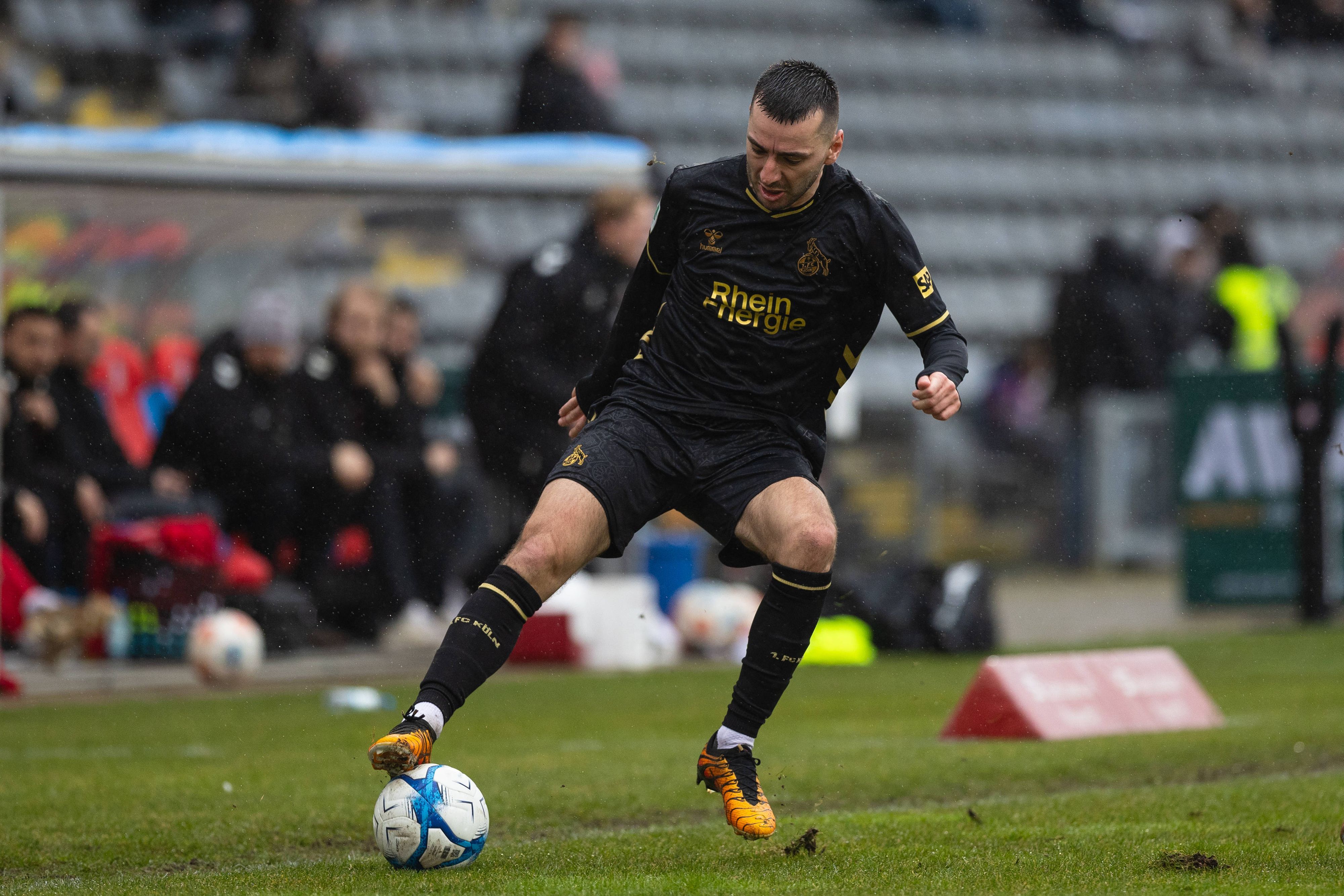 Sargis Adamyan Wuppertaler SV gegen 1.FC Köln U23 Sargis Adamyan Wuppertaler SV gegen 1.FC Köln U23 im Stadion am Zoo in Wuppertal Deutschland, Nordrhein Westfalen. Fußball, 23. Spieltag der Regionalliga West Saison 2025/2026. Endstand: 1:0 vor 1059 Zuschauern *** Sargis Adamyan Wuppertaler SV vs 1 FC Köln U23 Sargis Adamyan Wuppertaler SV vs 1 FC Köln U23 at Stadion am Zoo in Wuppertal Germany, North Rhine-Westphalia Soccer, Matchday 23 of Regionalliga West Season 2025 2026 Final Score 1 0 in front of 1059 spectators