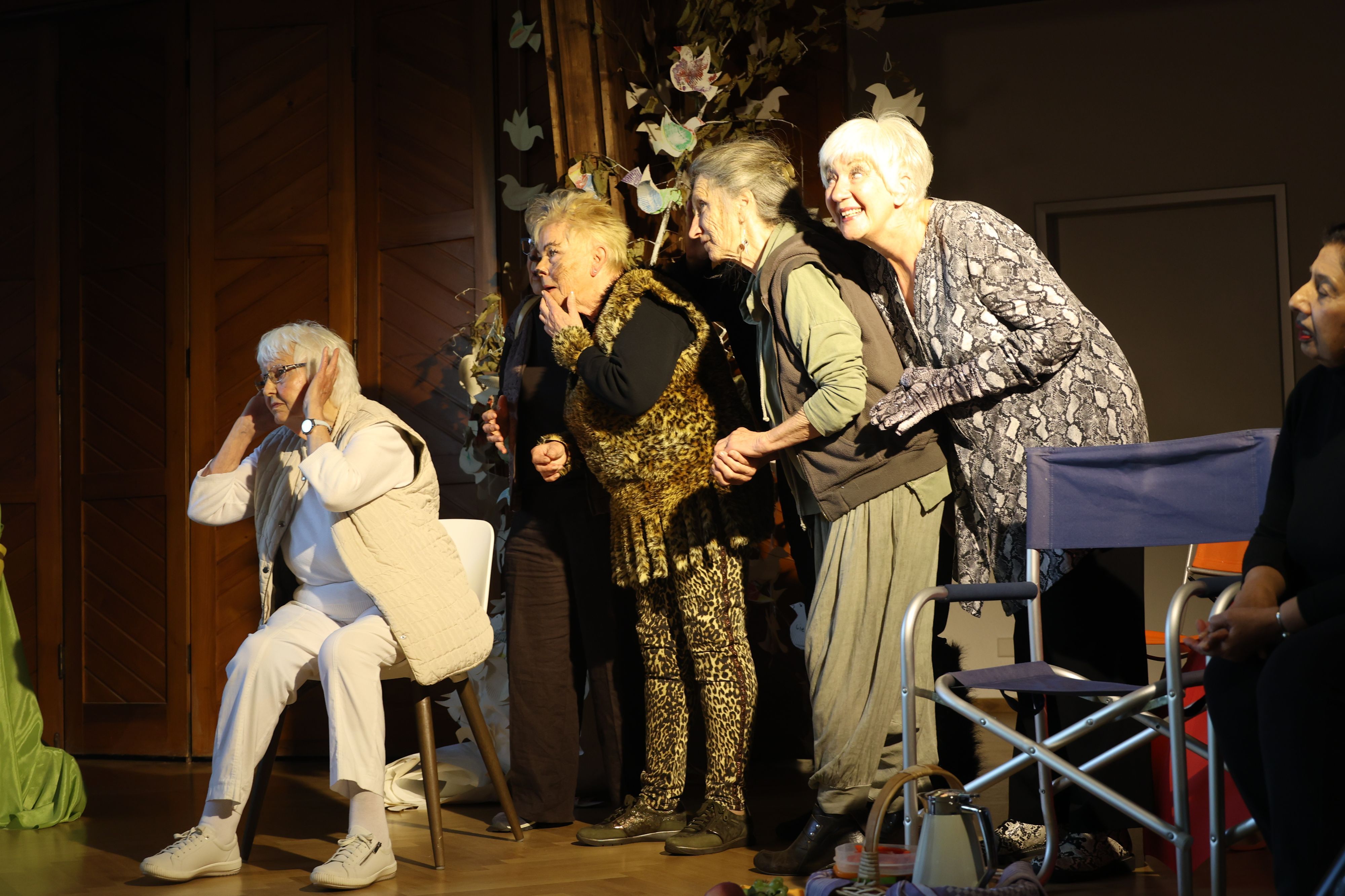 Die Schauspielerinnen der Silberdisteln schlüpften in die Rollen verschiedener Tiere.