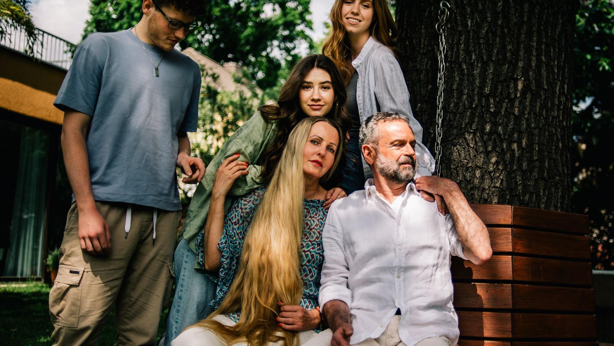 Familienportrait unter Eiche