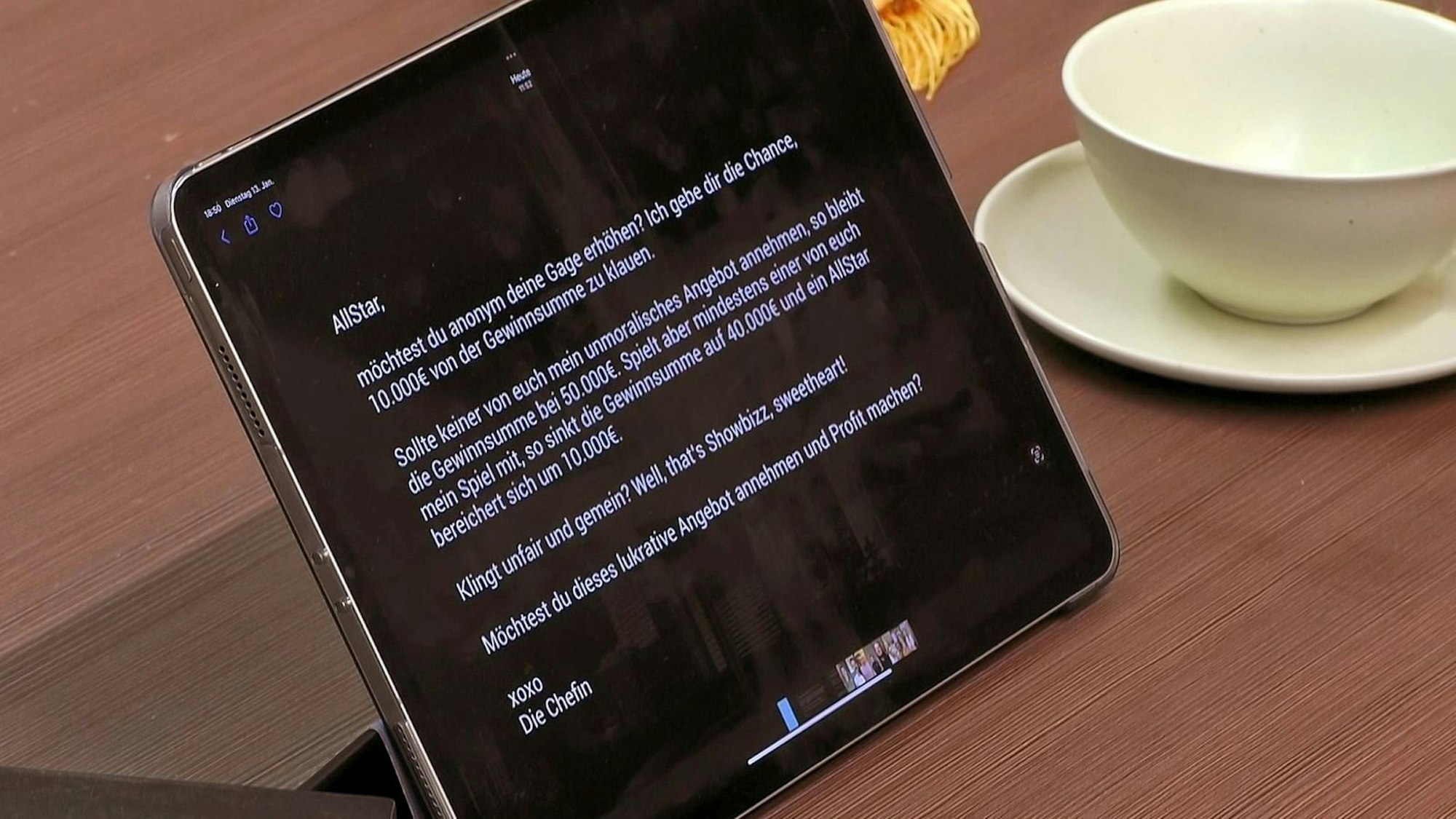 Ein unmoralisches Angebot der Produktion verführt die Allstars. (Bild: RTLZWEI)