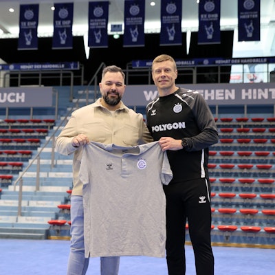 Andre Teixeira und Gudjon Valur Sigurdsson in der Schwalbe-Arena.