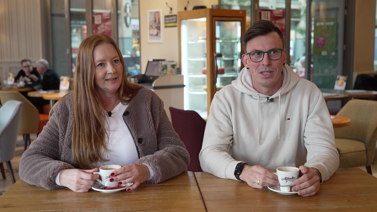 Anna (45) und Konrad (34) freuen sich auf die „Dinner“-Woche in Potsdam. (Bild: RTL)