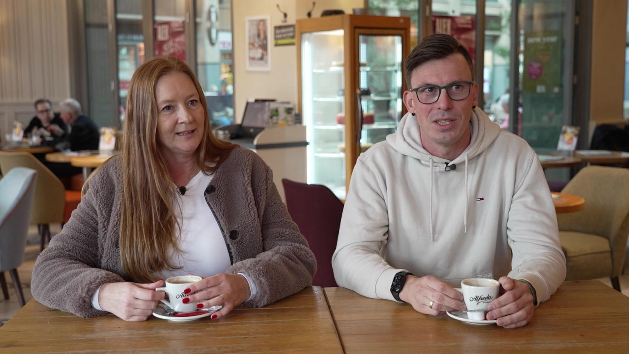 Anna (45) und Konrad (34) freuen sich auf die „Dinner“-Woche in Potsdam. (Bild: RTL)