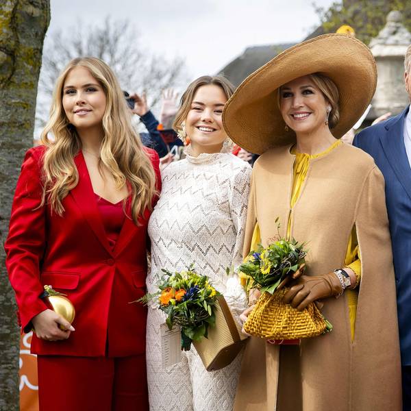 Prinzessin Amalia, Prinzessin Ariane, Königin Máxima, König Willem-Alexander und Prinzessin Alexia posieren.
