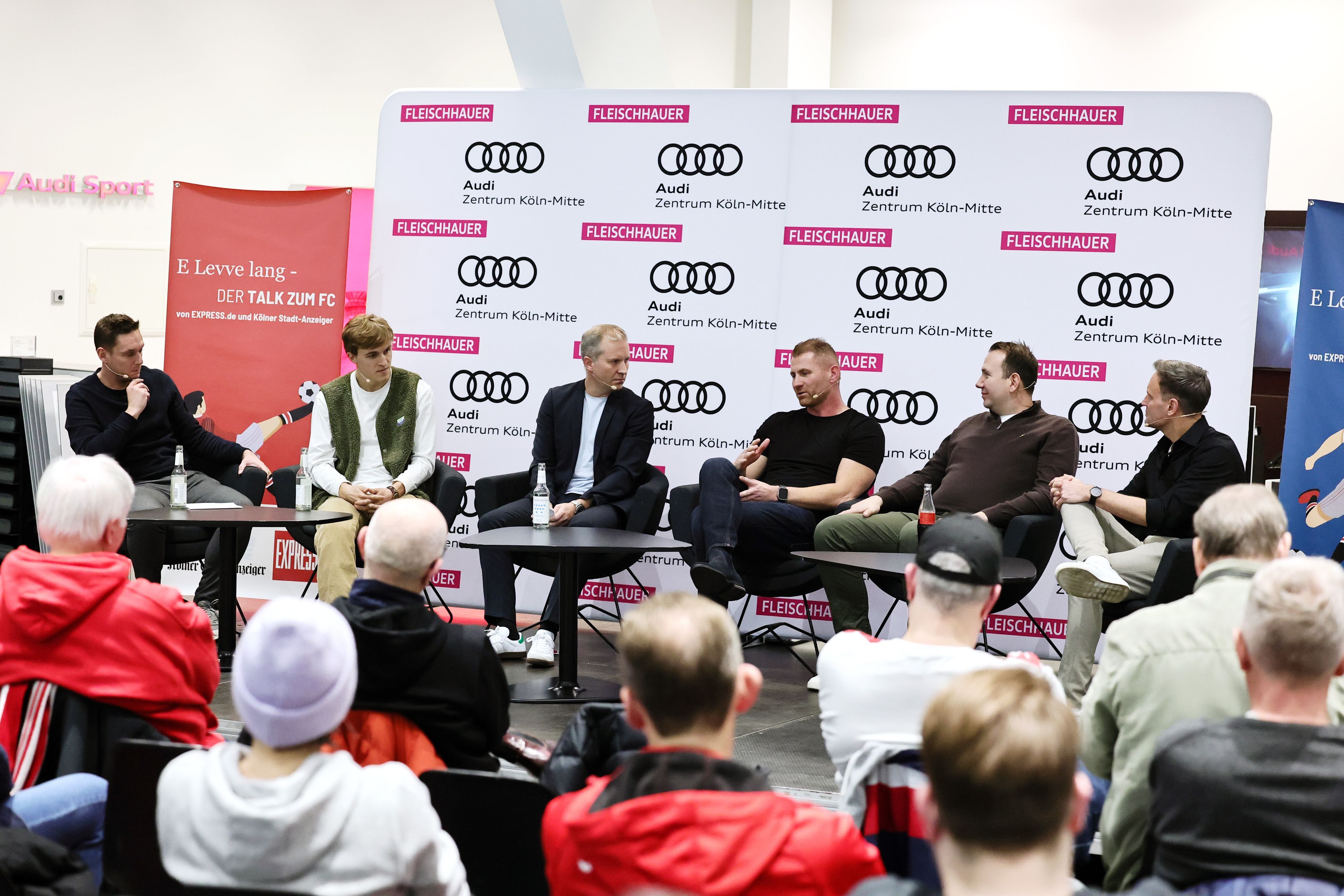 Jürgen Kemper, Timo Hübers, Christian Löer, Lukas Sinkiewicz, Fabian Schwab, Lars Werner sitzen beim Fußball-Talk von EXPRESS.de und Kölner Stadt-Anzeiger zusammen.