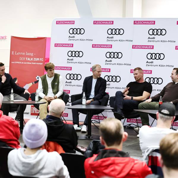 Jürgen Kemper, Timo Hübers, Christian Löer, Lukas Sinkiewicz, Fabian Schwab, Lars Werner sitzen beim Fußball-Talk von EXPRESS.de und Kölner Stadt-Anzeiger zusammen.