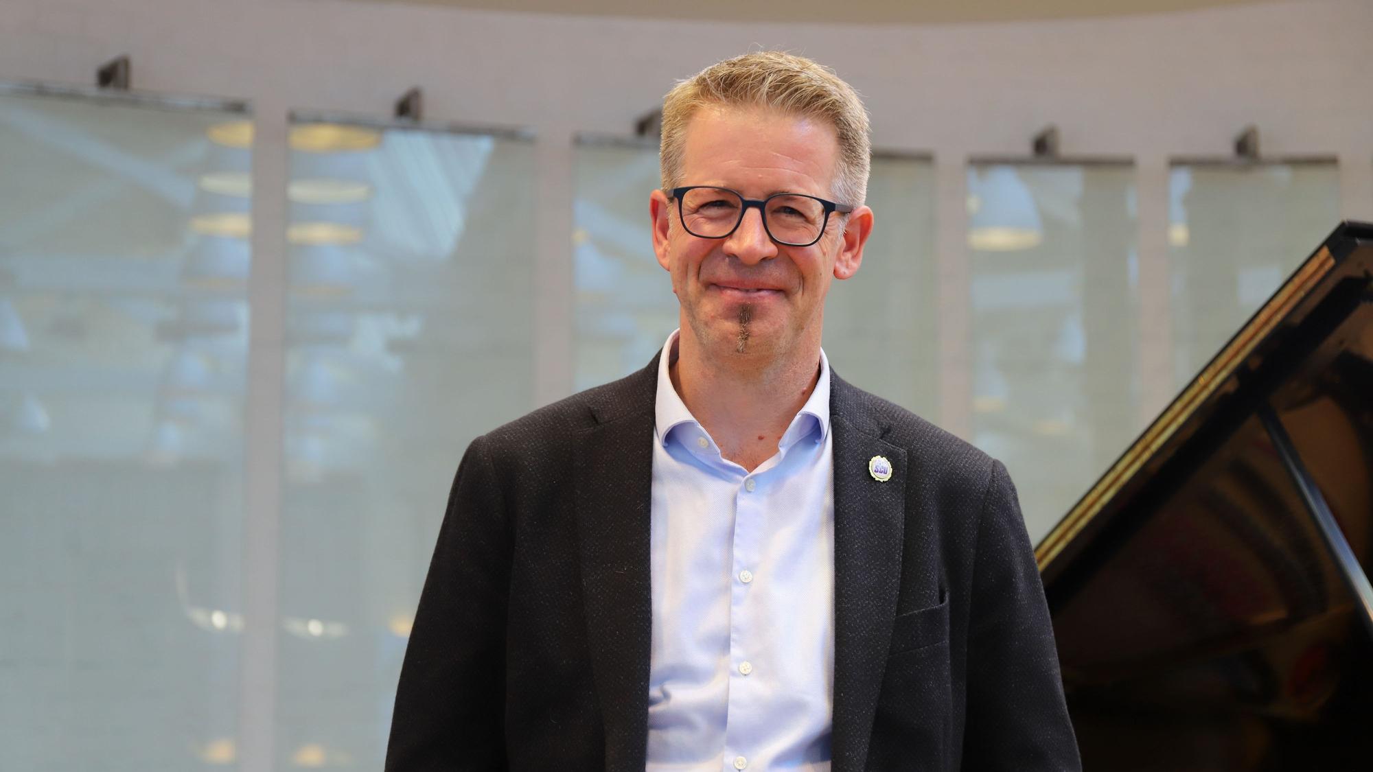 Stadtsportverband und die Stadt Hennef haben in der Meys Fabrik die Sportlerehrennadel an neun verdiente Persönlichkeiten des Hennefer Sports verliehen. Prof. Dr. Volker Erbe vom SC Uckerath