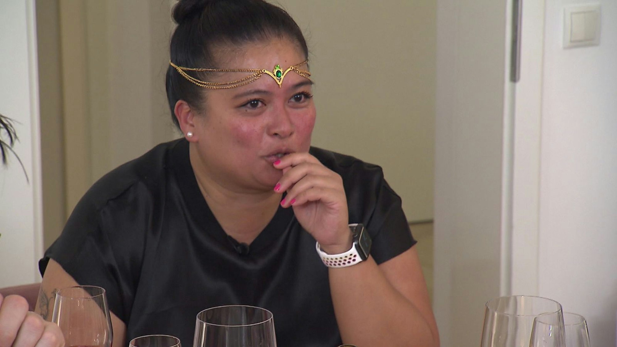 Ihr Menü und auch ihren Kopfschmuck widmet Pauline dem Motto „1001 Nacht“. (Bild: RTL)