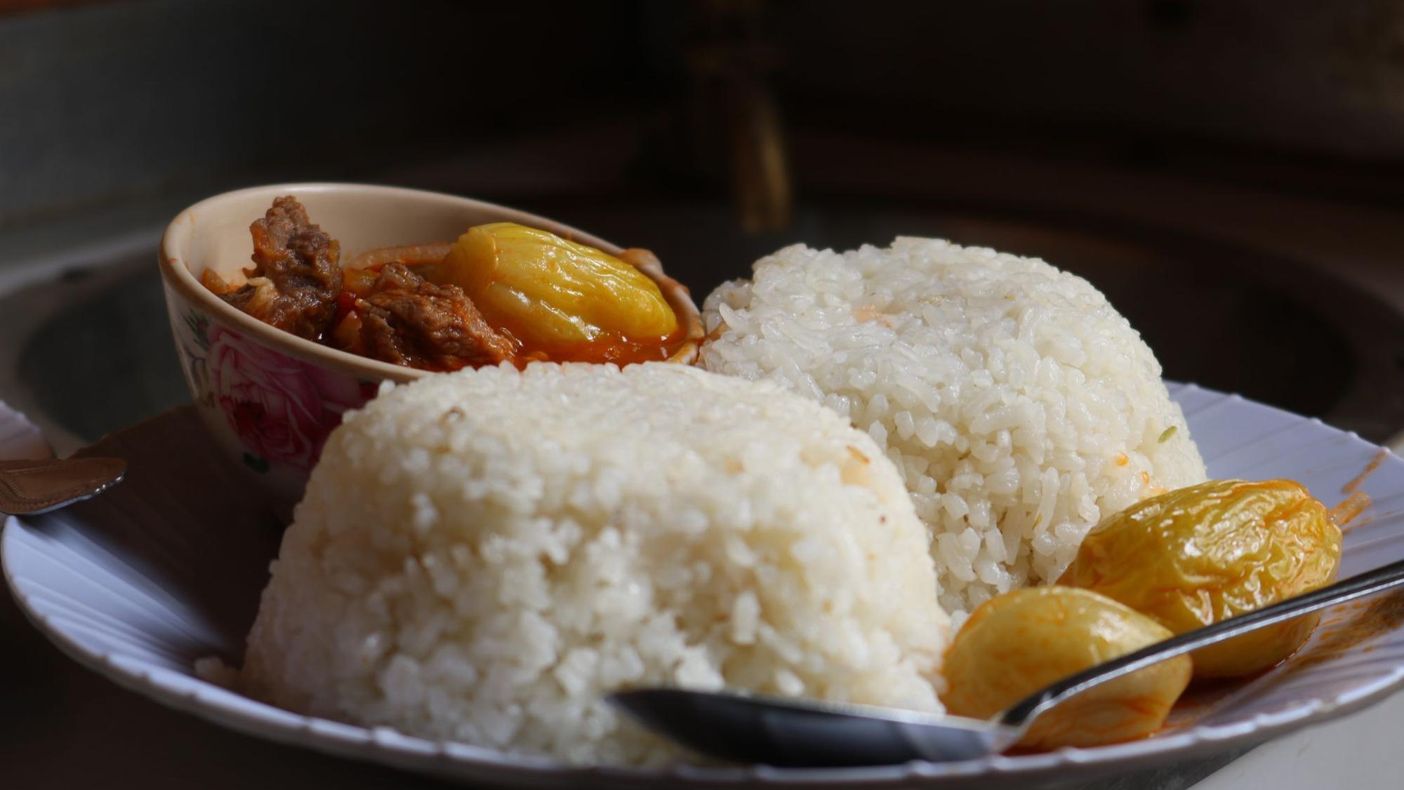 Reis mit Fleisch und Gemüse