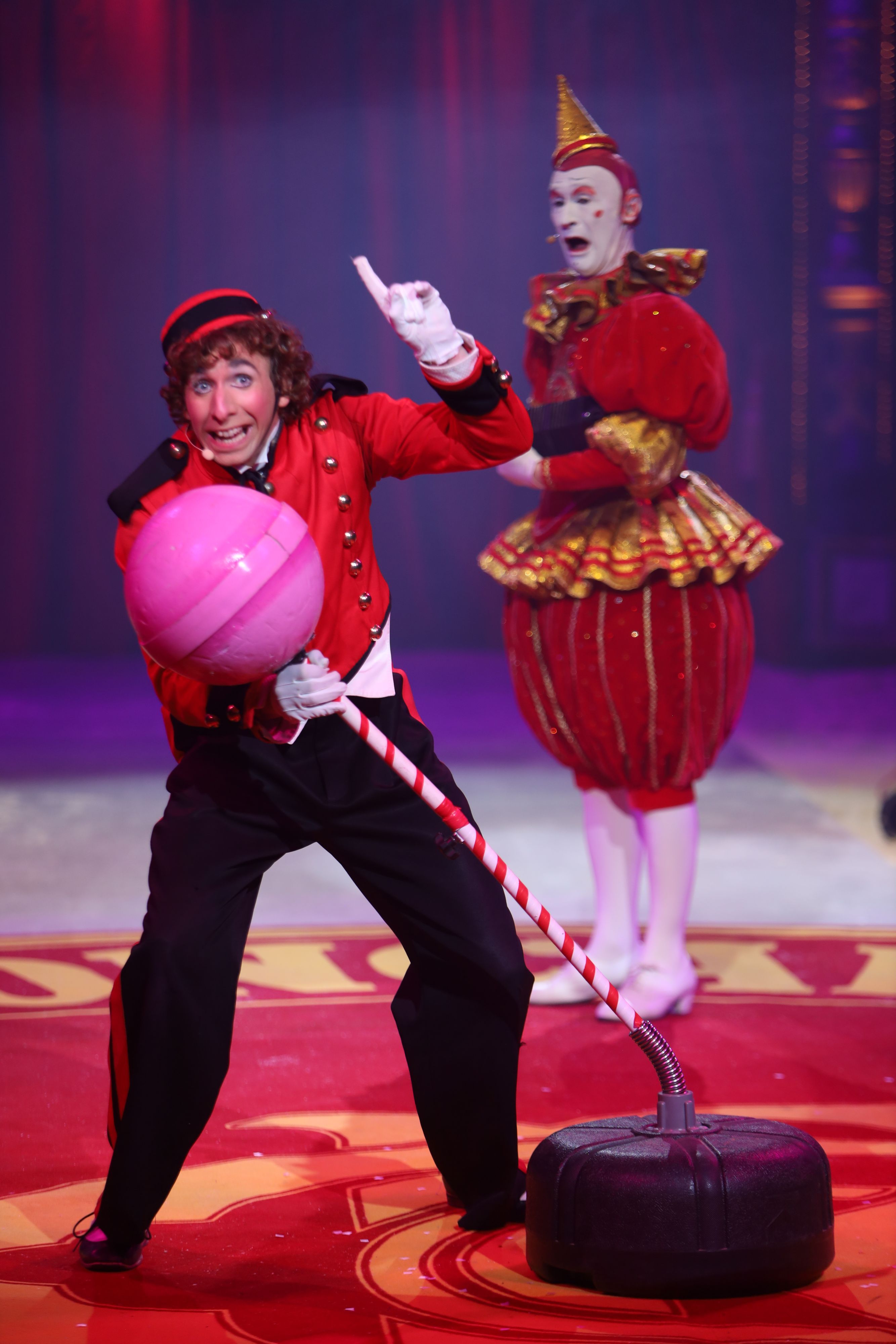 Kevinski mit Weißclown Gensi in der Manege