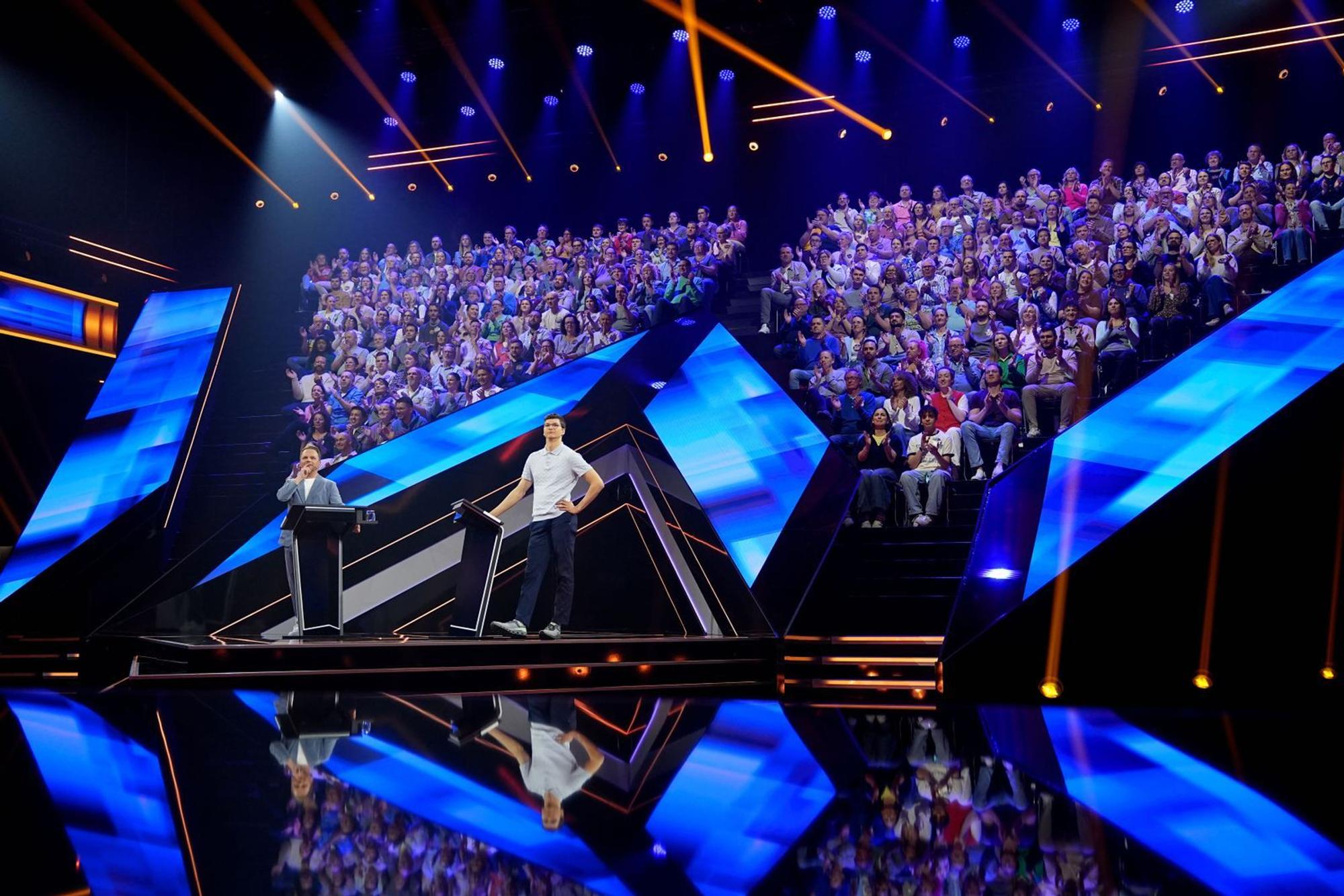 Wer weiß mehr? Die Gruppe oder ein einzelner Mensch? (Bild: RTL / Stefan Gregorowius)