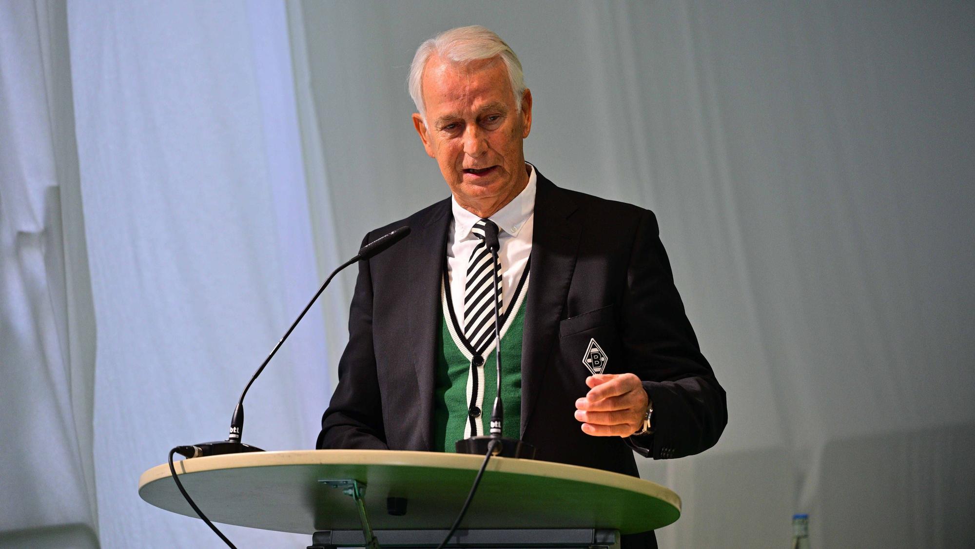 27.04.2026 Moenchengladbach Fussball, Herren, 1. Fussball-Bundesliga, Saison 2025/2026, Mitgliederversammlung Borussia Moenchengladbach Begruessung durch Rainer Bonhof Praesident Gladbach DFL regulations prohibit any use of photographs as image sequences and/or quasi-video. Borussia-Park NRW Deutschland *** 27 04 2026 Moenchengladbach Fußball, Herren, 1 Fussball Bundesliga, Saison 2025 2026, Mitgliederversammlung Borussia Moenchengladbach Begruessung durch Rainer Bonhof Praesident Gladbach DFL regulations prohibit any use of photographs as image sequences and or quasi video Borussia Park NRW Deutschland