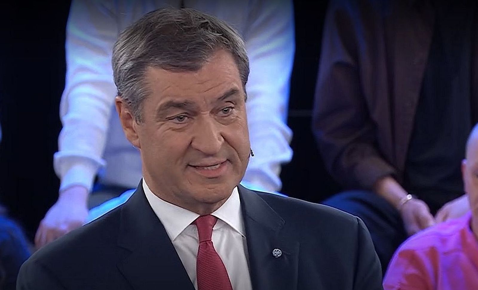 Der bayerische Ministerpräsident Markus Söder sparte der ART-Politendung „Arena“ nicht mit Lob an sein Bundesland. (Bild: WDR)