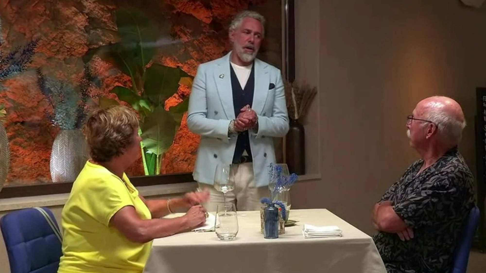 Ganz der Schwabe musste Hartmut (rechts) schlucken, als Roland Trettl die Rechnung brachte. (Bild: RTL)