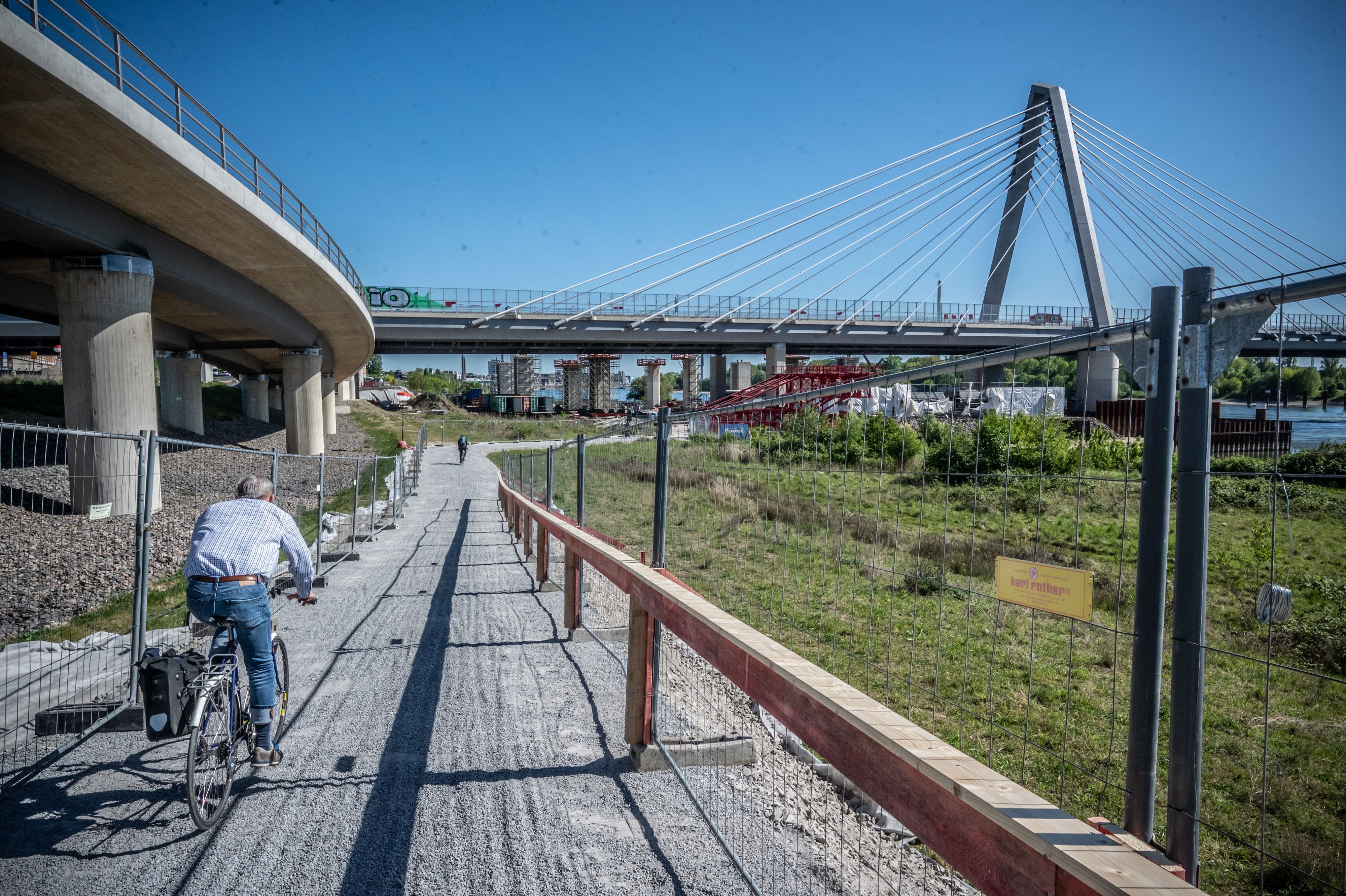 Der Radweg wird durch die Baustelle geführt  Bild: Ralf Krieger