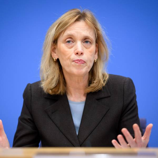 Karin Prien, Bundesministerin für Bildung, Familie, Senioren, Frauen und Jugend, bekommt nach Äußerungen über „Identitätspolitik“ Gegenwind. (Archivbild)