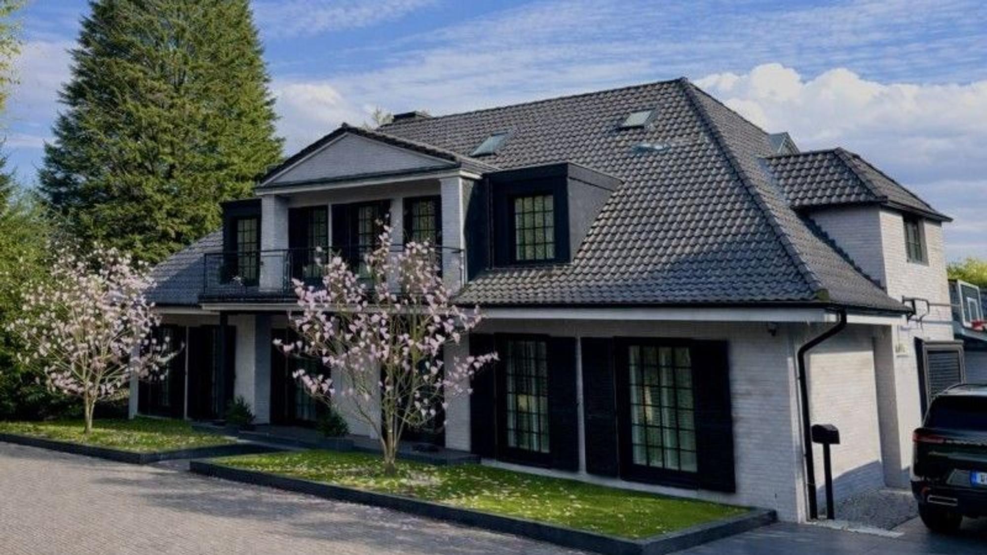Die Villa von Verona Pooth in Meerbusch wurde 2016 kernsaniert.
