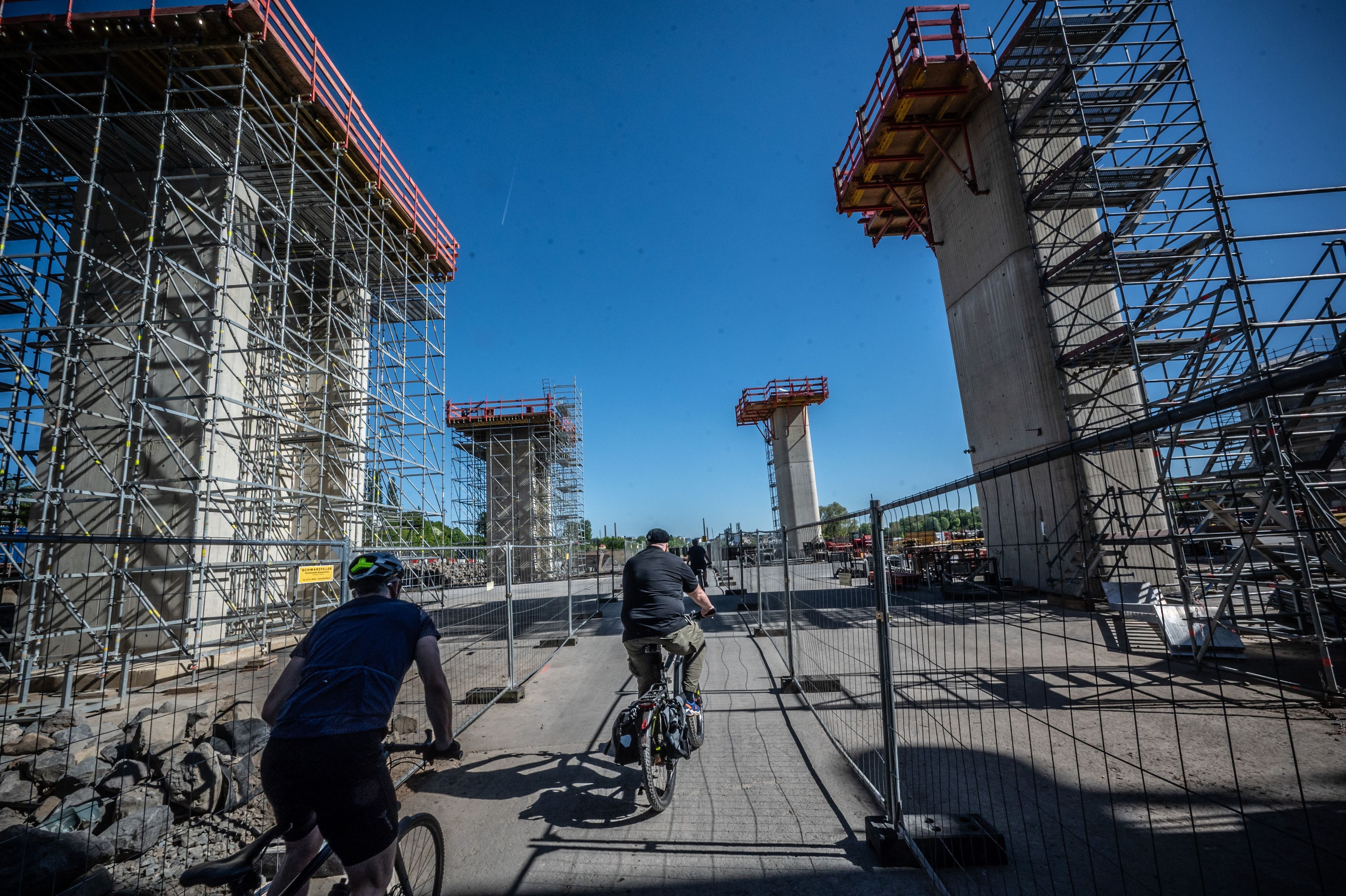 Der Radweg wird durch die Baustelle geführt  Bild: Ralf Krieger