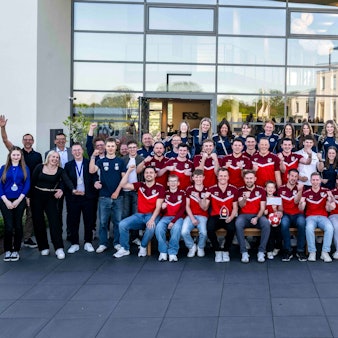 Sportlerwahl 2025, Ehrung am 28. April 2026. Gruppenbild der Sportler des Jahres 2025 mit den Sponsoren.