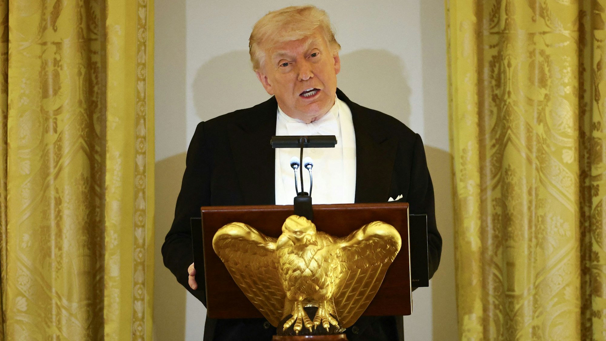 US-Präsident Donald Trump spricht während des Staatsbanketts im East Room des Weißen Hauses in Washington, DC.