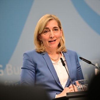 Ministerin Warken zur Finanzreform der gesetzlichen Krankenkasse