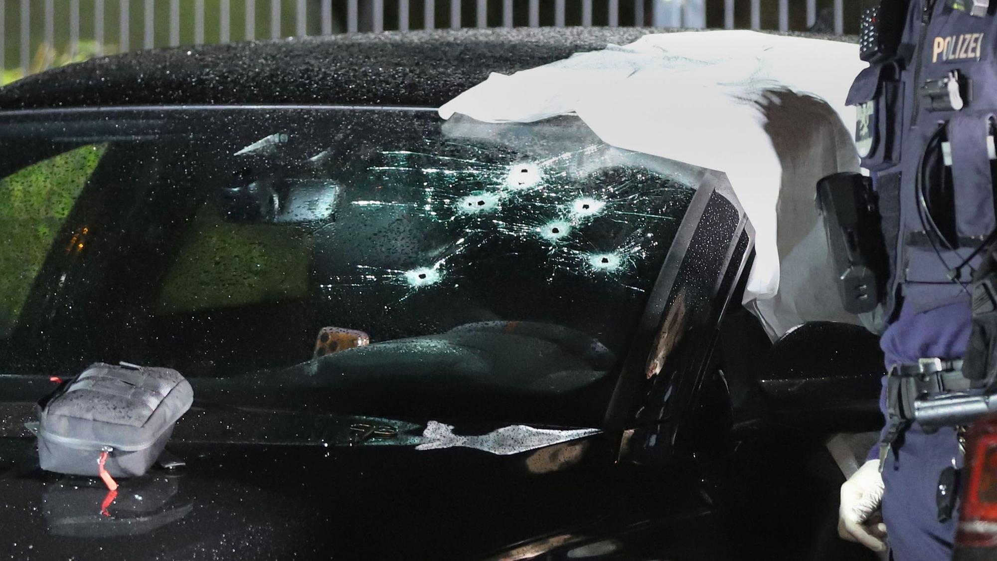 Dezember 2025: In diesem Auto wurde Orhan A. (36) in Dellbrück zum Opfer eines Attentats.
