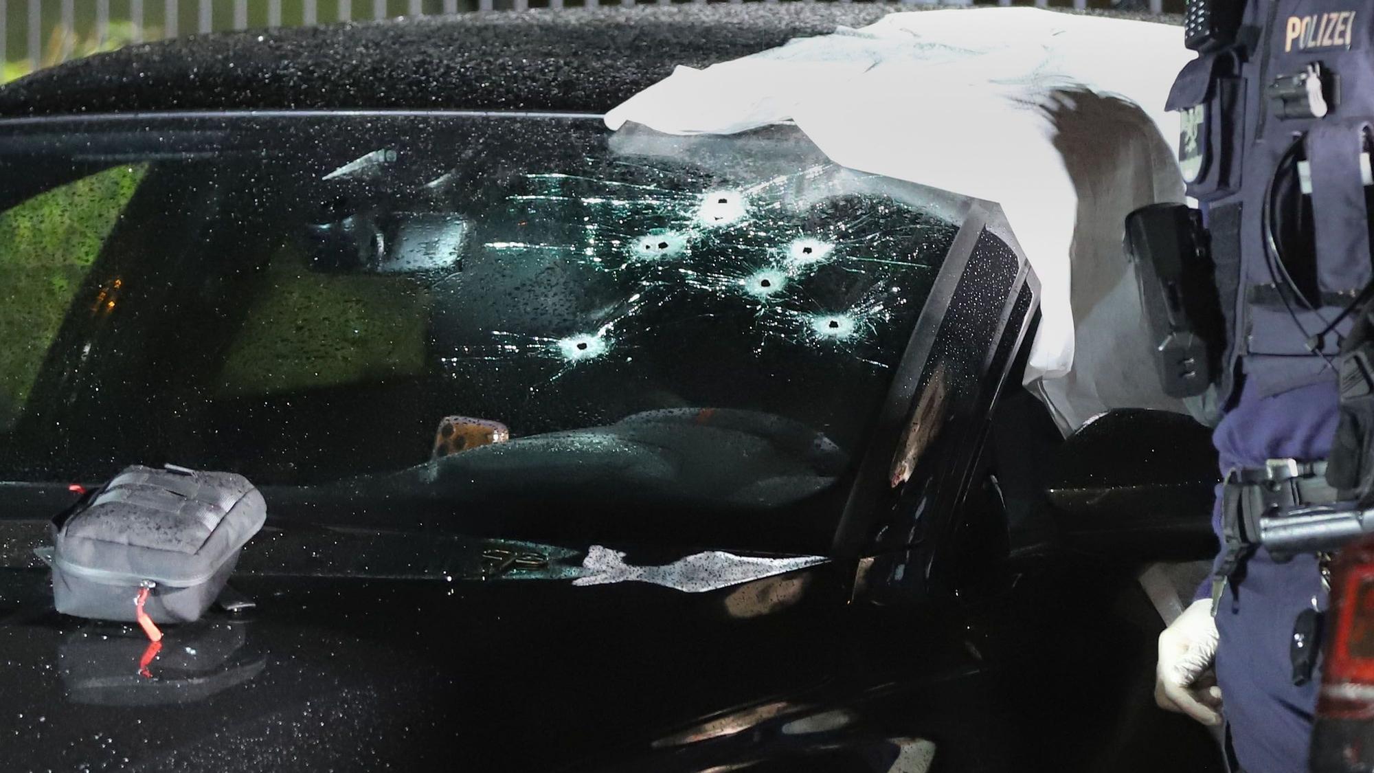 Dezember 2025: In diesem Auto wurde Orhan A. (36) in Dellbrück zum Opfer eines Attentats.