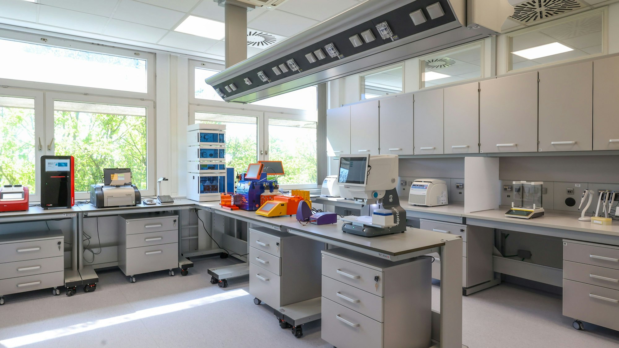 29.04.2026: Köln: Neue Laborflächen für Start-ups: Gateway Factory eröffnet Shared Lab for Life Sciences in Köln. Labor. Foto: Martina Goyert