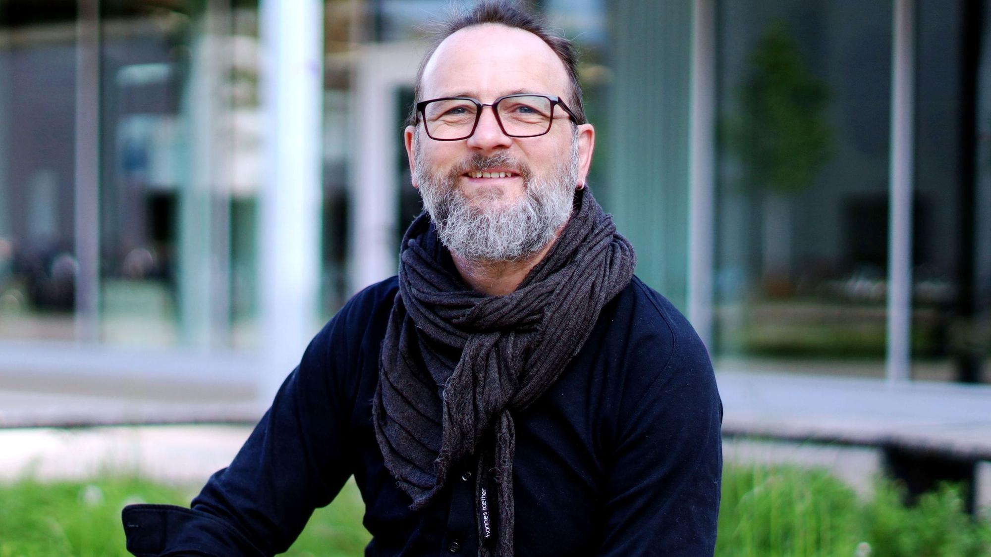 Alexander Zeug hat seinen Job in einem Kölner Gymnasium aufgegeben.