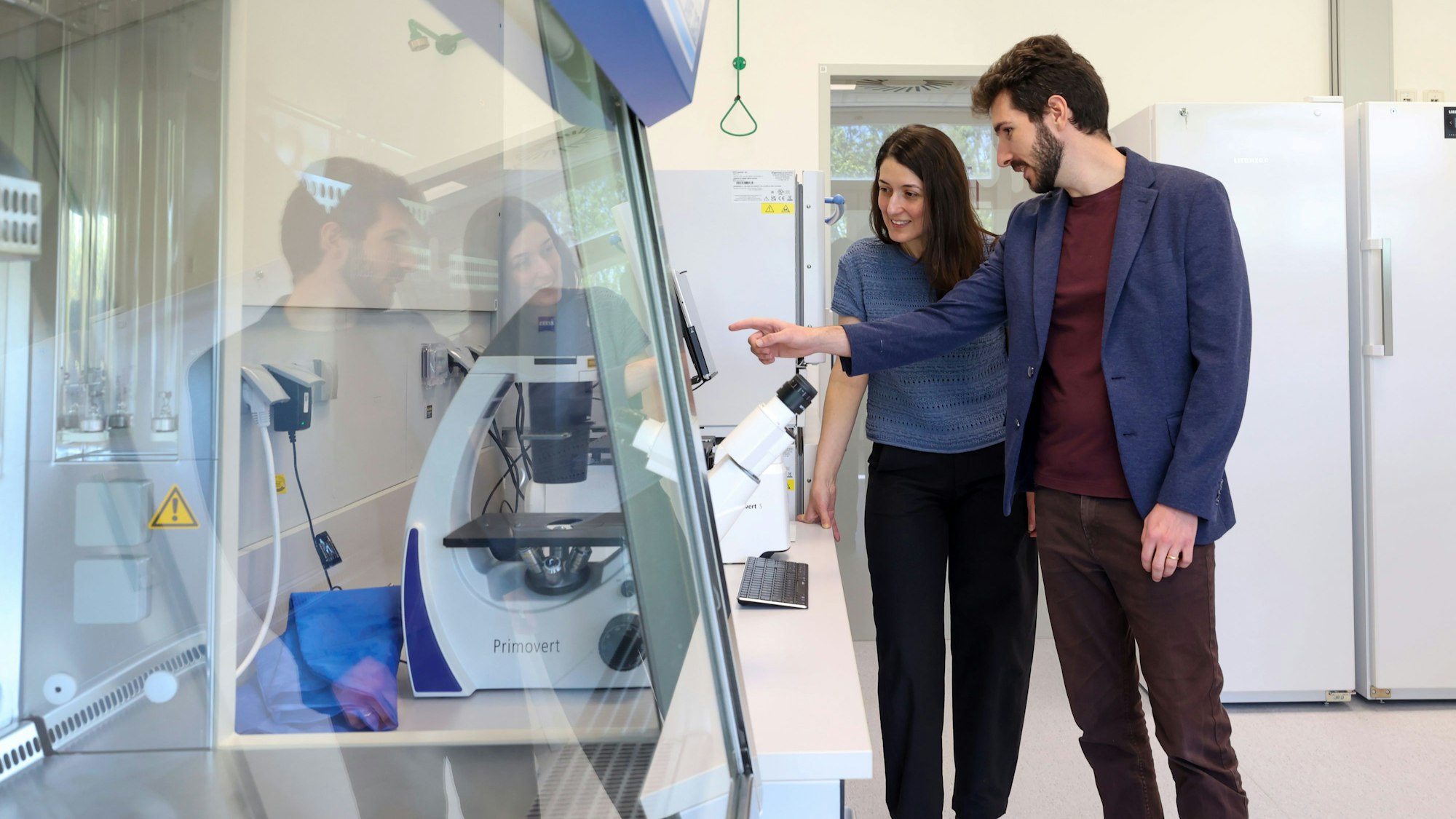 Matteo Veronese und Selin Bozkurt wollen Arbeitsplätze in den neuen Laboren mieten.