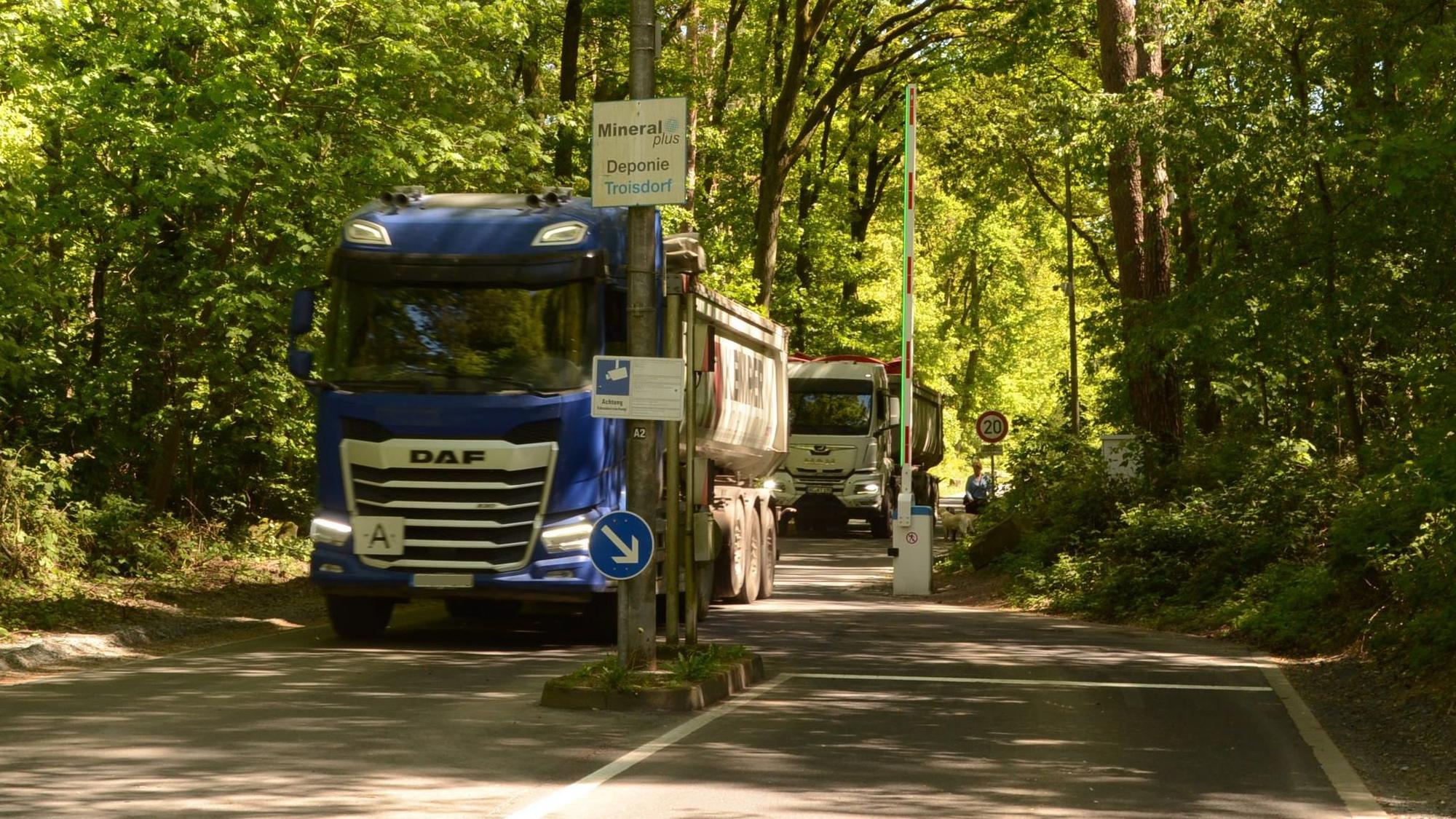 Eine Mehrheit von CDU, FDP/UWG und AfD hat sich für den möglichen Ausbau der Deponiestraße durch den Spicher Wald ausgesprochen