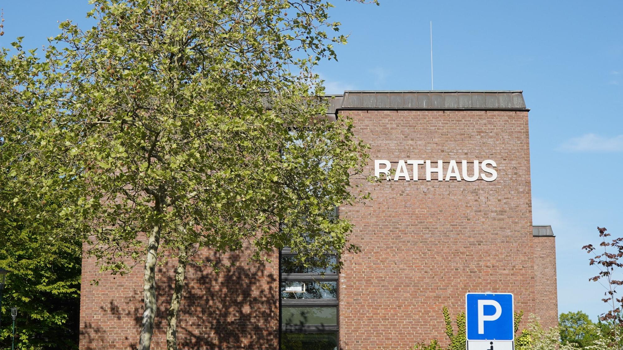 Das Foto zeigt das Rathaus in Kerpen.