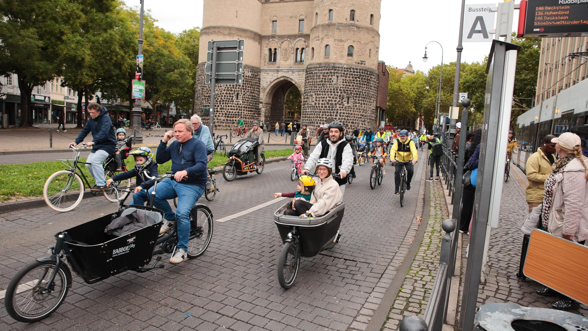 Die Demo Kidical Mass am Rudolfplatz im vergangenen Jahr