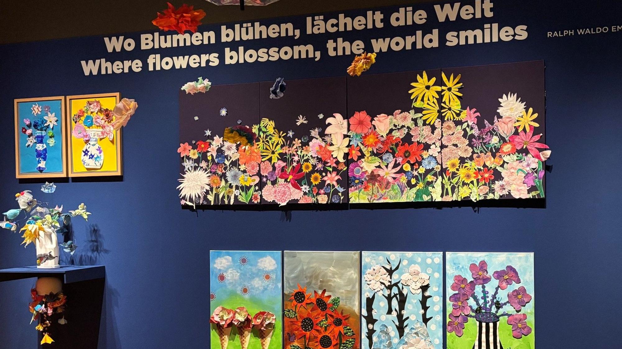 Arbeiten von Schülerinnen und Schülerin zum Thema Blumen sind derzeit im Wallraf-Richartz-Museum zu sehen.