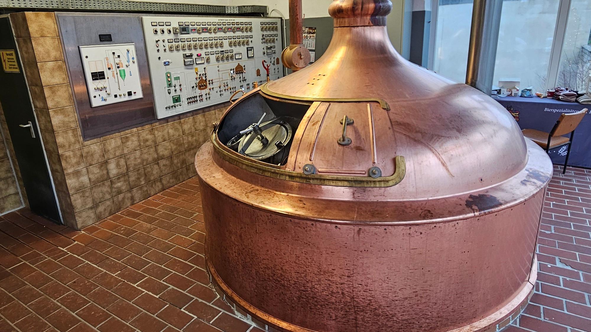 Das Foto zeigt einen der Braukessel der Gemünder Brauerei.
