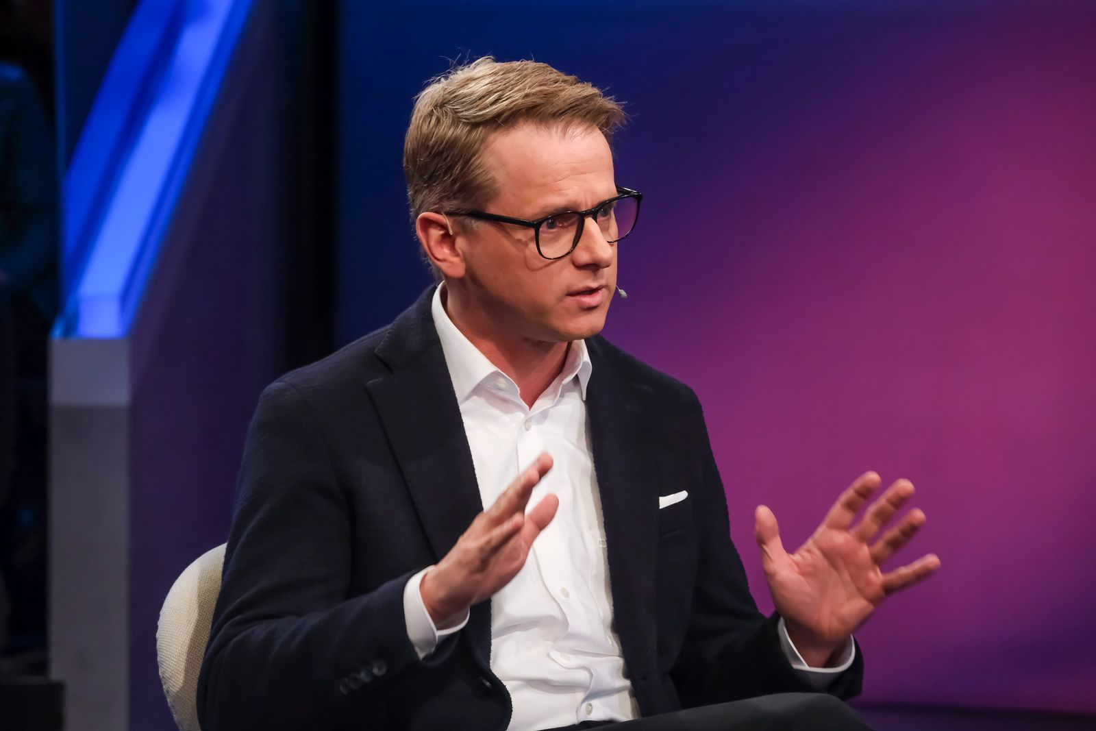 CDU-Generalsekretär Carsten Linnemann verteidigte bei „Maischberger“ die Beschlüsse der Koalition, forderte aber auch weitere Reformen. (Bild: WDR / Oliver Ziebe)