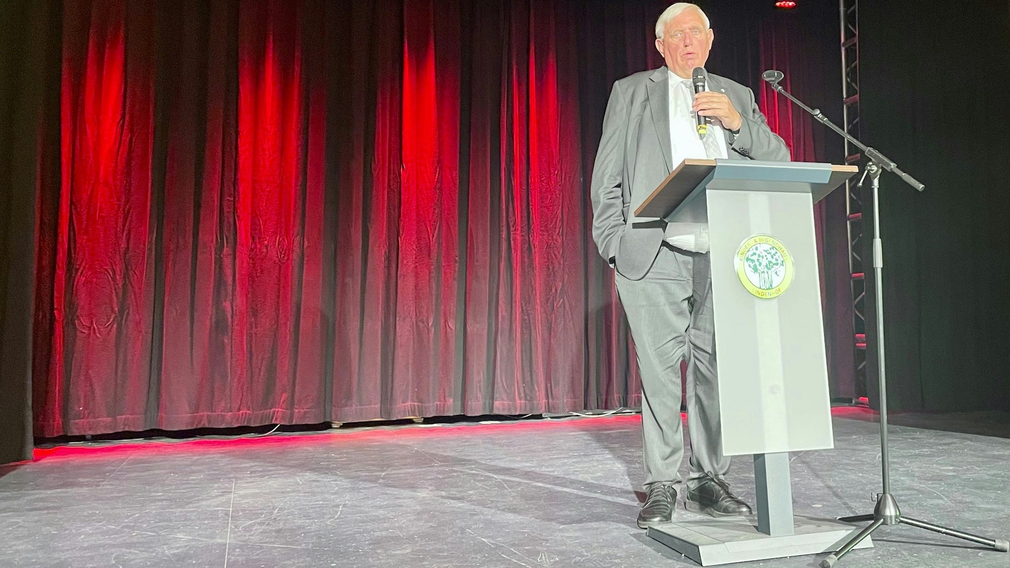 Karl-Josef Laumann (CDU), NRW-Minister für Arbeit, Gesundheit und Soziales, sprach auf dem Arbeitnehmerempfang der Stadt Leverkusen.