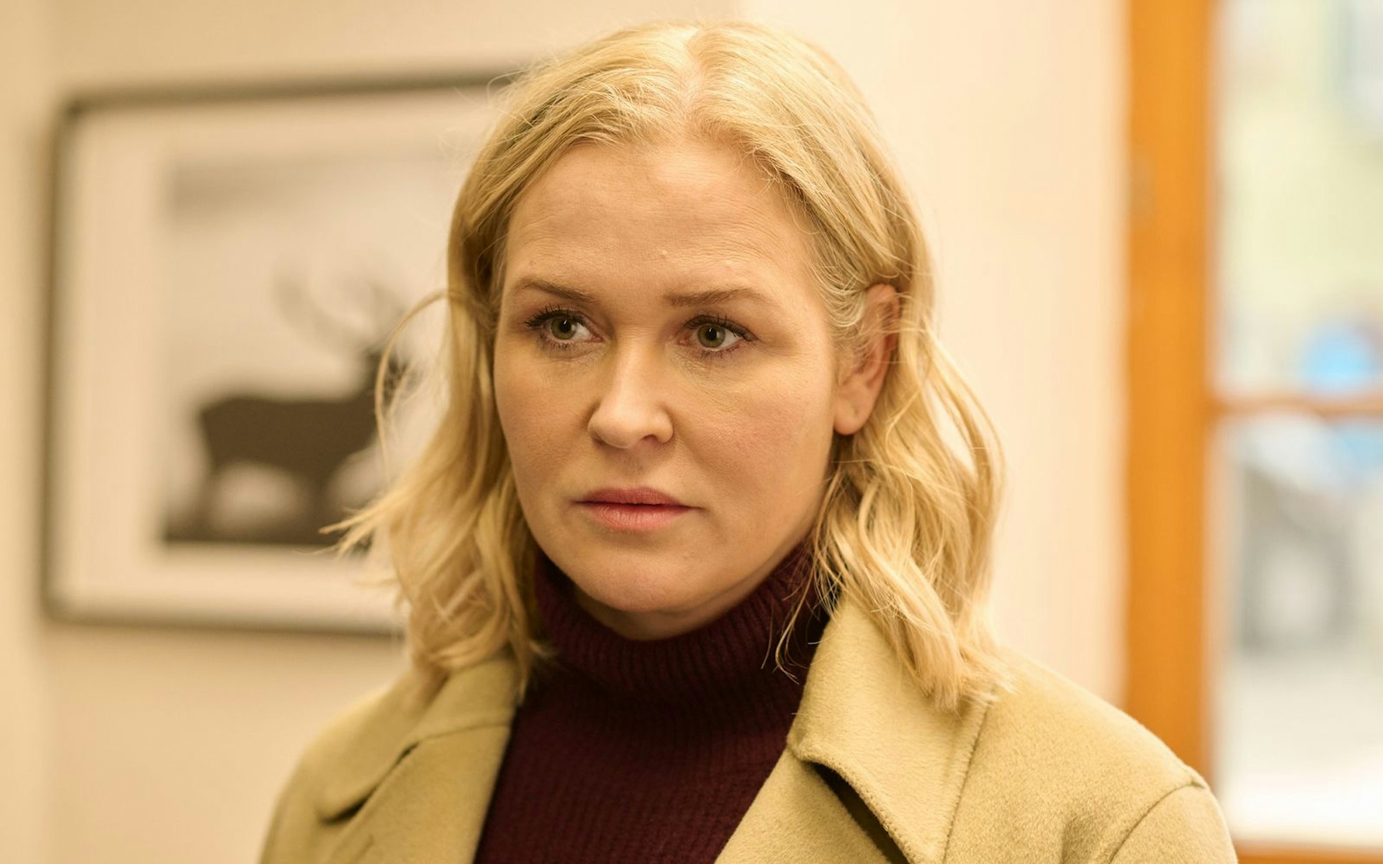 In der ZDF-Serie „Lena Lorenz“ (hier als Titelheldin: Judith Hoersch) kommt es zu einem Abschied. (Bild: ZDF / Walter Wehner)