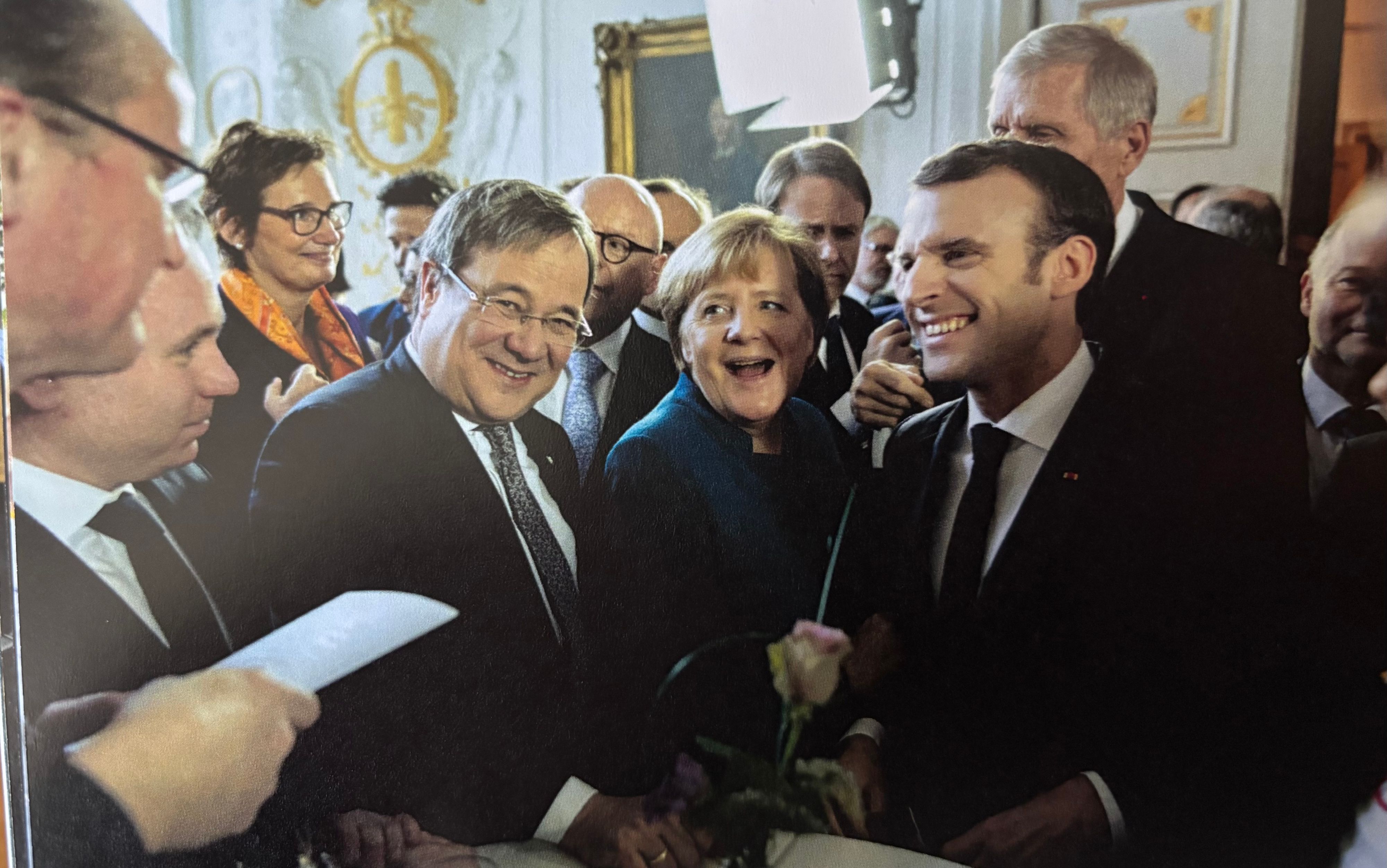 Schnappschuss am Rande des Aachener Vertrags: Armin Laschet, Angela Merkel und Emmanuel Macron.