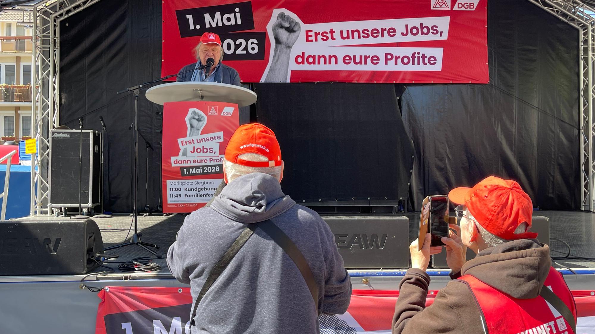 Kundgebung zum 1. Mai in Siegburg: Wilfried Schmickler war erneut Gastredner.