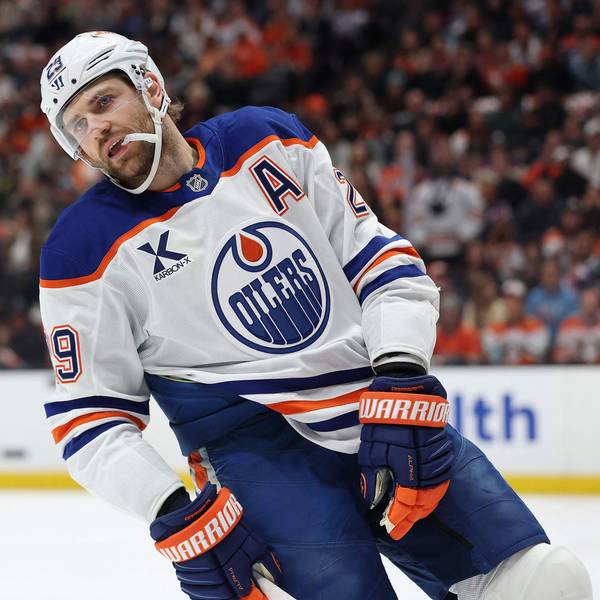 Leon Draisaitl ist in den Playoffs mit seinen Edmonton Oilers an den Anaheim Ducks gescheitert. (Archivbild)
