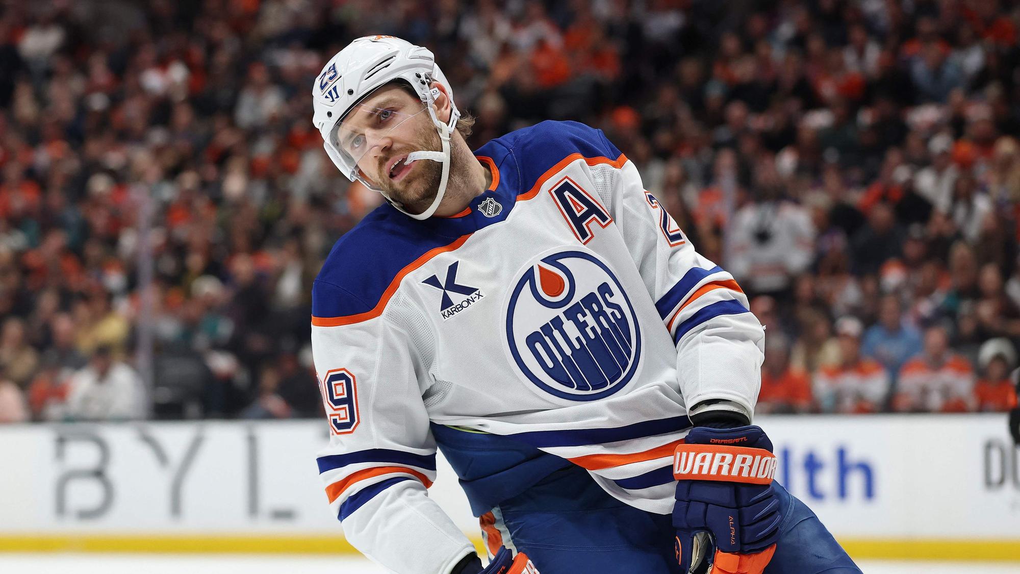 Leon Draisaitl spielt für die Edmonton Oilers in der NHL.