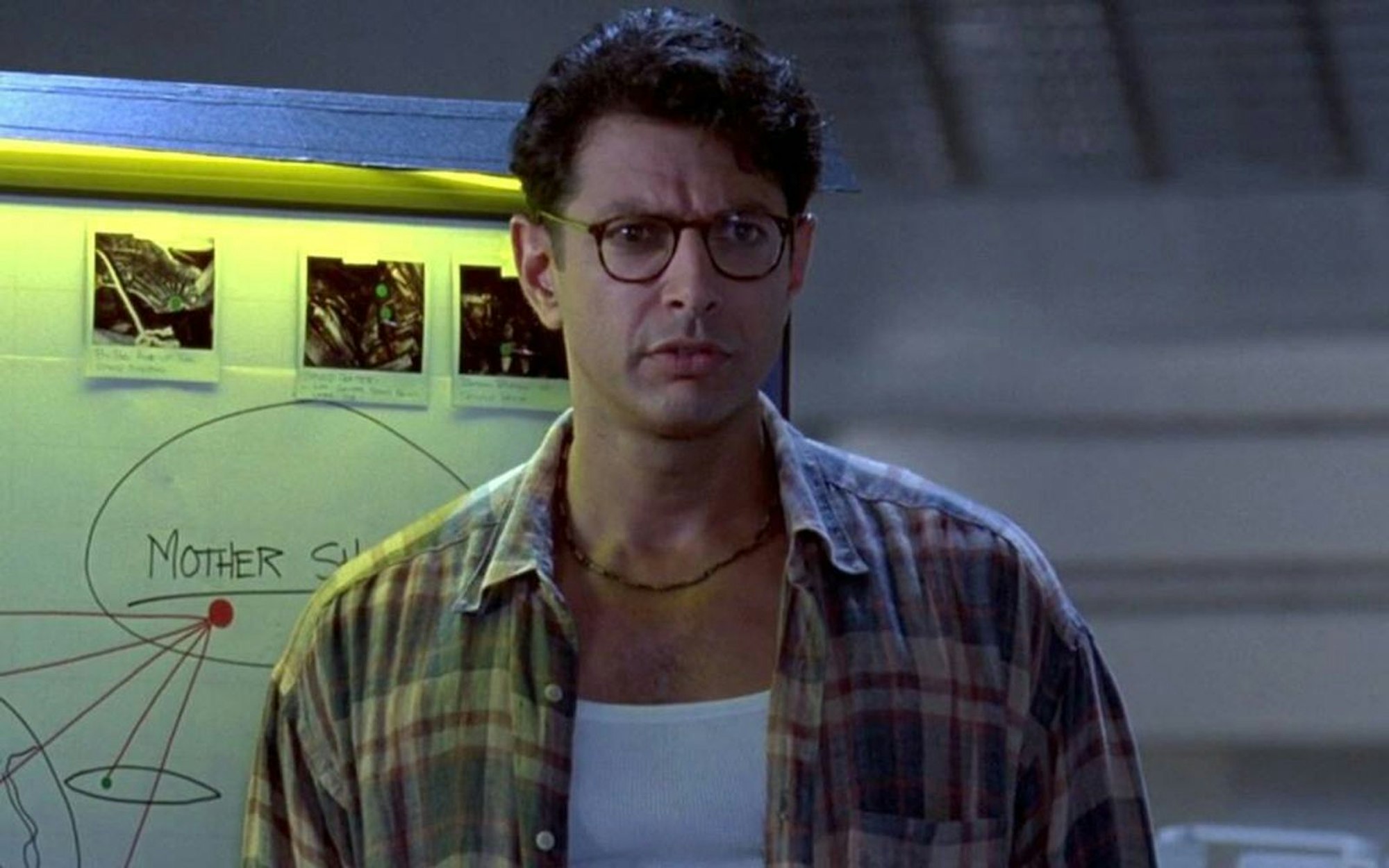 Dank seiner Warnung schafft es der US-Präsident gerade noch, das Weiße Haus zu verlassen: Der Techniker David Levinson wird von Jeff Goldblum gespielt. (Bild: 20th Century Fox)